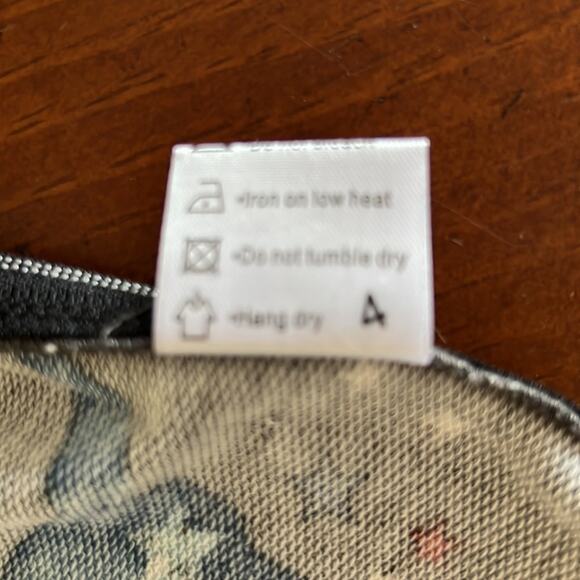 PrinStory Gray Patriotic Print Long Sleeve Knit Top NWT - Picture 9 of 11